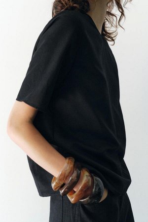 Топ Цвет как на первом фото ЛЬНЯНОЙ СМЕШАННЫЙ ТОП ZW КОЛЛЕКЦИЯ (TOP AUS LEINENMISCHGEWEBE ZW COLLECTION) ZARA ЖЕНСКАЯ КОЛЛЕКЦИЯ Топ из смесовой льняной ткани с круглым вырезом. Короткие рукава. Потайн