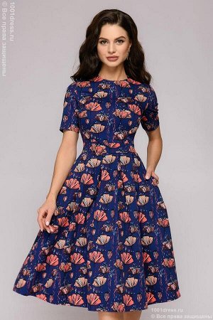 Платье синее длины миди с коралловыми цветами и короткими рукавами