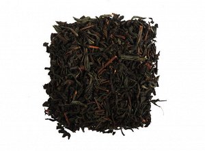 чай Это зрелый лист, тёмный, не содержащий типсов, зато какой аромат! Настой цвета чёрного янтаря, лёгкий, прозрачный, ароматный. Вкус с тонкой кислинкой, обрамлённой фруктовыми тонами, ноты инжира и 