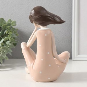 Фигурка полистоун «Малышка в персиковом платье в горошек», 14x11.5x19 см