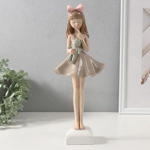 Фигурка полистоун «Малышка в платье с мишкой в руках», 12.2x9.4x32.3 см