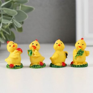 Набор фигурок полистоун «Цыплёнок на травке», 4 шт., 2x2x3.2 см