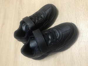 Детские чёрные кроссовки