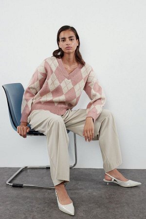 Свитер из мягкого фактурного трикотажа пахлава Dusty Rose