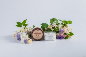 Крем для лица для нормальной кожи с гиалуроновой кислотой и маслом ши