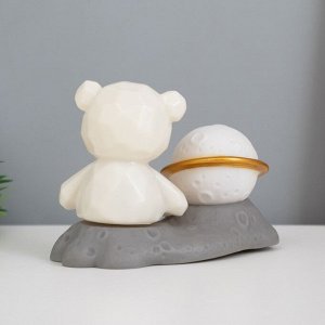 Фигурка светящаяся RISALUX «Медвежонок у Сатурна», LED-ночник, 2 Вт, LR44, 5x8x13 см
