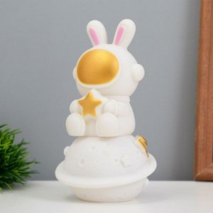 Фигурка светящаяся RISALUX «Заяц со звездой на Сатурне», LED-ночник, 2 Вт, LR44 5x8x13 см
