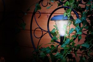 Шпалера для растений 57-301 с фонарем