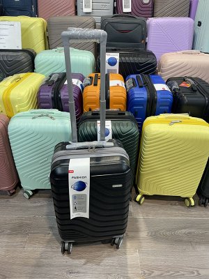 Чемодан маленький размер S 20" 40 л (ручная кладь) черный