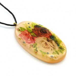 Кулон на шнурке Розы из селенита овал 28*50мм на шнурке