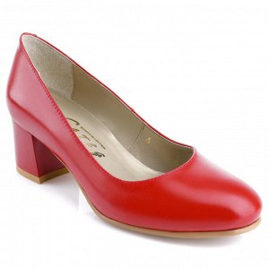 Красные туфли на низком каблуке