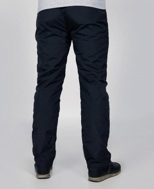 . Темно-синий;
Черный;
   Утепленные мужские брюки выполнены из ветрозащитной ткани с водоотталкивающим покрытием, утеплитель синтепон, подкладка байка. Имеют два боковых кармана на молниях, задний ка