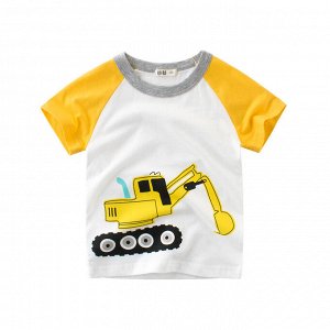 Белая футболка с жёлтыми рукавами и экскаватором