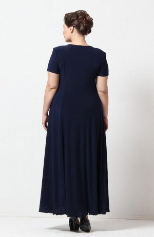 Синий Универсальное длинное платье с короткими рукавами. V - образный вырез горловины дополнен кулиской и может регулироваться по глубине. Такой фасон позволяет красиво выделить грудь и зрительно вытя