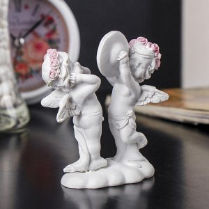 Сувенир полистоун "Белые ангелы в розовых веночках с гонгом" 9,5х8х4 см