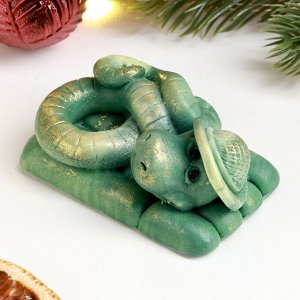 Фигурное мыло "Змея Турист" зеленый с позолотой