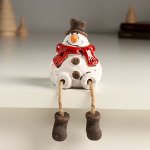 Сувенир керамика &quot;Снеговичок в шляпке с висячими ножками&quot; 6,3х6,7х7,7 см