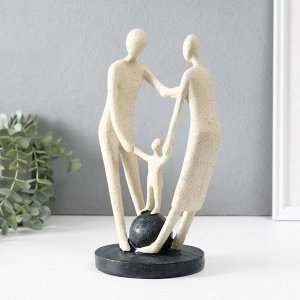 Фигурка полистоун «Сила в единстве», белый, 12x17.5x26.5 см