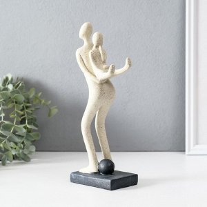 Фигурка полистоун «Как за каменной стеной», белый, 6x10.5x25 см