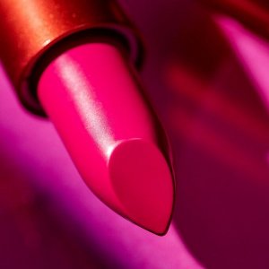 Помада для губ Catrice Heart Affair Full Shine Lipstick C01