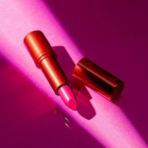 Помада для губ Catrice Heart Affair Full Shine Lipstick C01