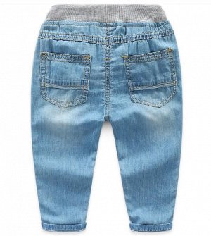 Джинсы Легкие летние джинсы для мальчика. Размерная сетка внутри.