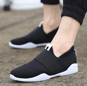Кроссовки Мужские кроссовки – выбор активных мужчин. В настоящее время кроссовки стали частью повседневной мужской обуви. В них удобно гулять по городу, выезжать на пикник и заниматься спортом. Соотве