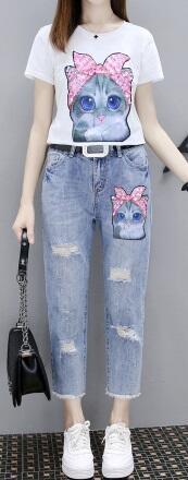 Комплект из 2 частей: футболка с принтом + укороченные рваные джинсы с принтом (БЕЗ ремня)