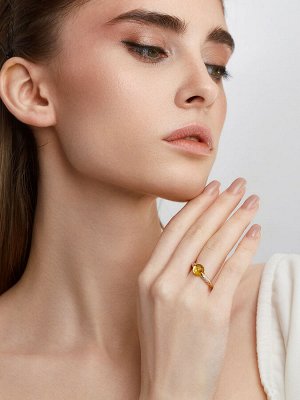 Нежное красивое кольцо «Ренессанс» с лимонным янтарём и фианитами