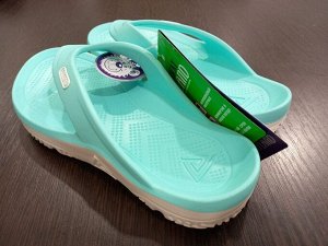 Обувь пляжная женская вьетнамки шлепки двухцветные с белой подошвой цвет в таблице для заказа