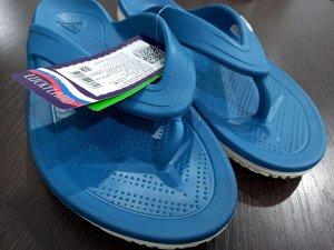 Обувь пляжная мужская вьетнамки шлепки двухцветные с белой подошвой цвет в таблице для заказа
