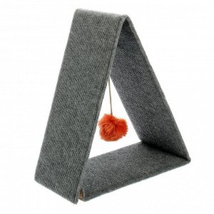 Треугольная складная когтеточка-домик из ковролина с игрушкой, 34 х 16 х 28,5 см микс цветов