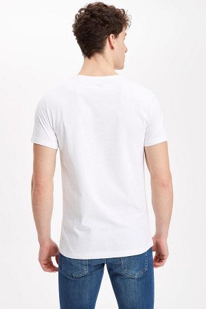 футболки Размеры модели: рост: 1,88 грудь: 99 талия: 80 бедра: 96 Надет размер: M  хлопок 100%