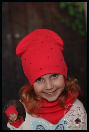 Design by Irina Удлинённая шапка для девочки «Ассоль» (коралл.) с шарфом восьмерка на кнопках