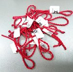 Красная нить на запястье