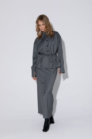 Костюм Костюм Pirs 5442 серый 
Состав: Костюм: Вискоза-39%; ПЭ-43%; Хлопок-16%; Эластан-2%; Подкладка: Вискоза-55%; ПЭ-45%;
Сезон: Осень-Зима
Рост: 164

Костюм-двойка из свободной блузы и прямой макс