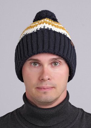 Шапка Артикул поставщика: 444183ап флис
Состав: 85% акрил, 15% полиамид(ПА)
Сезон: Осень, Зима
Год: 2024
Страна: Россия

Мужская шапка жаккардового переплетения с отворотом, декорирована нашивкой ло