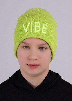 Шапка. Цвет: салатовый