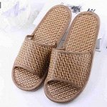 Тапочки из ротанга