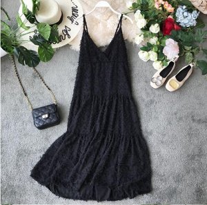 Платье с V образным вырезом чёрное