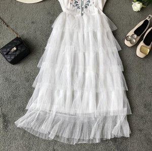 Платье белое с вышивкой