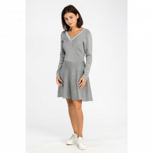 Платье вязаное V-вырез, размер 42, цвет серый