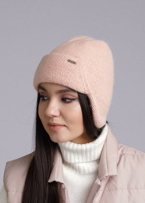Шапка. Цвет: персиковый