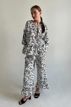 Костюм женский  SET070/06/Белый, черный