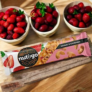 Батончик «Кешью и клубника» «Nut&Go», 36 г