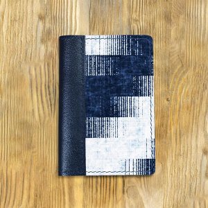 Обложка на паспорт комбинированная "Сине-белый принт", синяя