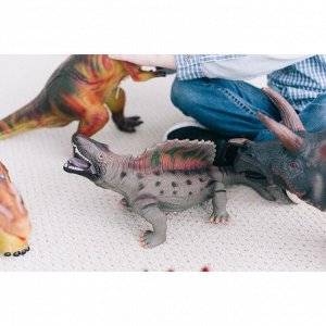 Фигурка динозавра "Гигант" мягкая, со звуковым эффектом, МИКС