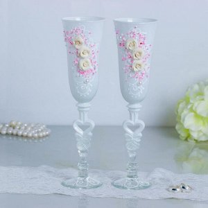 Набор свадебных бокалов "Цветок", с лепниной, бело-розовый