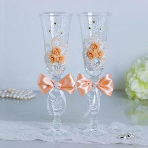 Набор свадебных бокалов "Восторг", с лепниной, бисером и бантами, персиковый