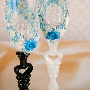 Набор свадебных бокалов "Грация", с лепниной, бисером и с сердцем на ножке,  голубой